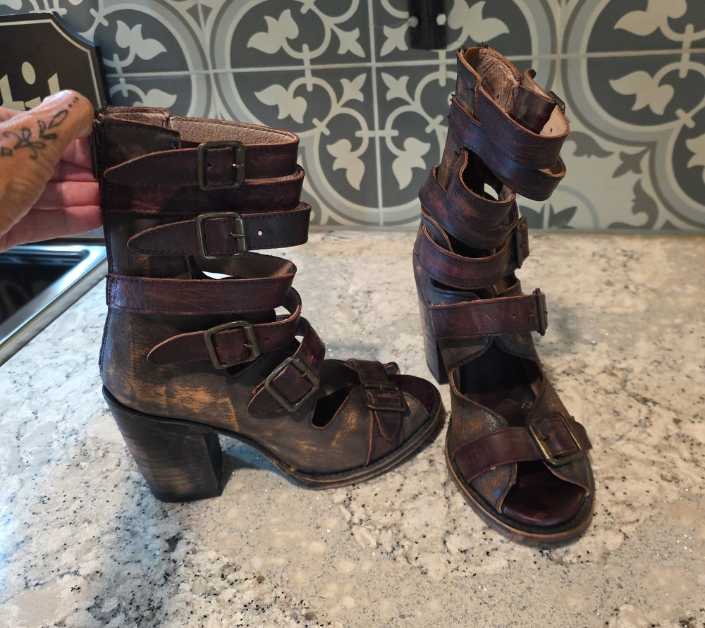Women's Freebird Buckle Distressed Brown And Burgundy Heels